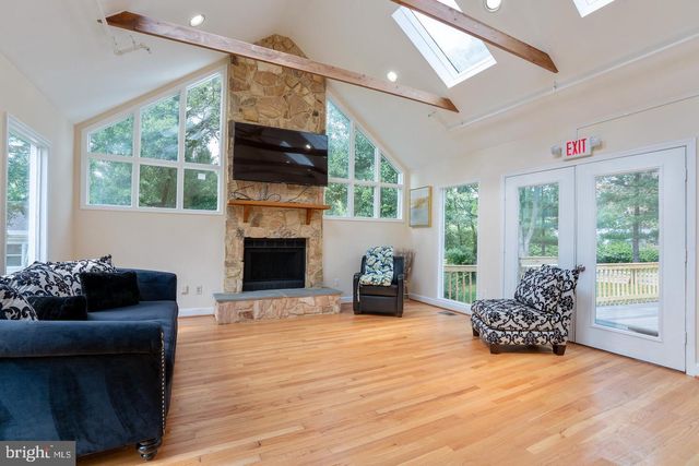 5700 COLFAX AVE, Alexandria, VA 22311