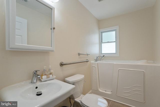 5700 COLFAX AVE, Alexandria, VA 22311