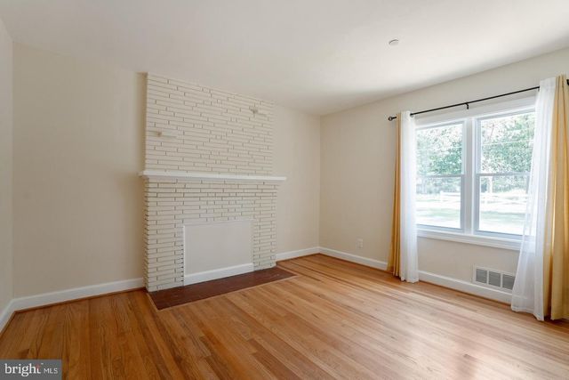 5700 COLFAX AVE, Alexandria, VA 22311