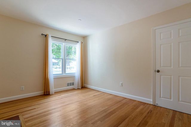 5700 COLFAX AVE, Alexandria, VA 22311