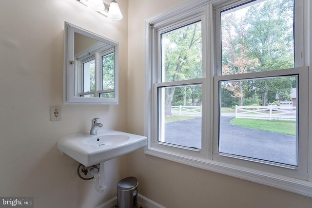 5700 COLFAX AVE, Alexandria, VA 22311