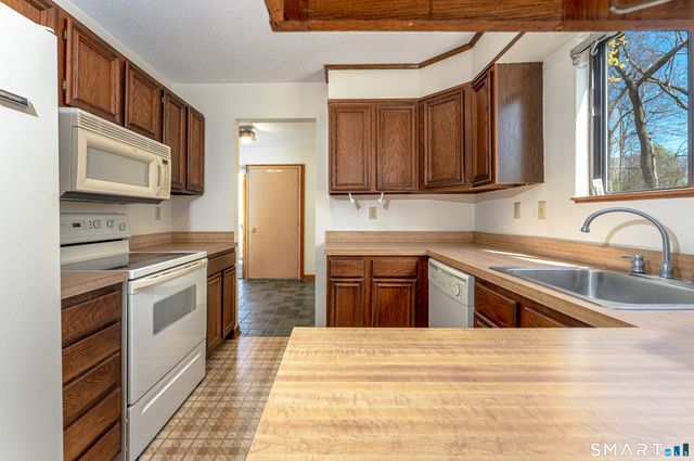 737 Leetes Island Road, Guilford, CT 06437