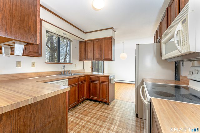 737 Leetes Island Road, Guilford, CT 06437