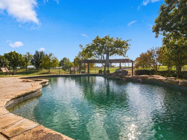 10717 Wolfcreek Lane, Rowlett, TX 75089
