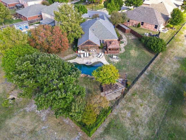 10717 Wolfcreek Lane, Rowlett, TX 75089