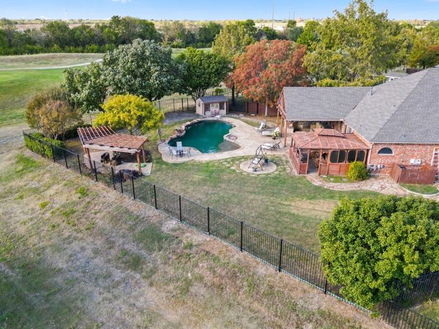 10717 Wolfcreek Lane, Rowlett, TX 75089