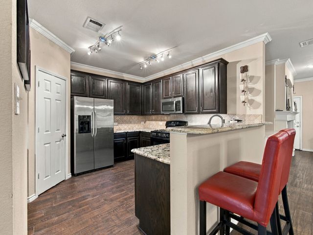 10717 Wolfcreek Lane, Rowlett, TX 75089