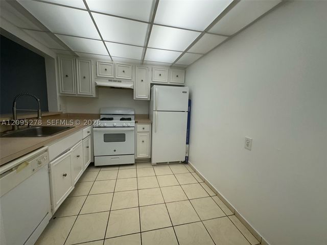 18111 NW 68th Ave H204, Hialeah, FL 33015