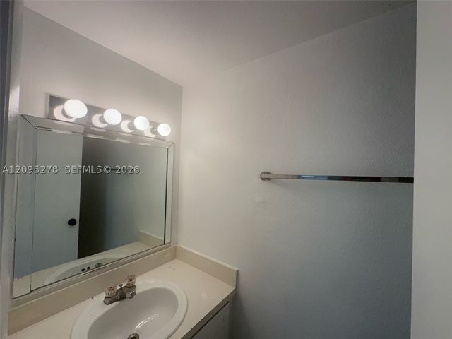18111 NW 68th Ave H204, Hialeah, FL 33015