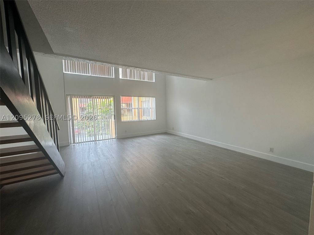 18111 NW 68th Ave H204, Hialeah, FL 33015
