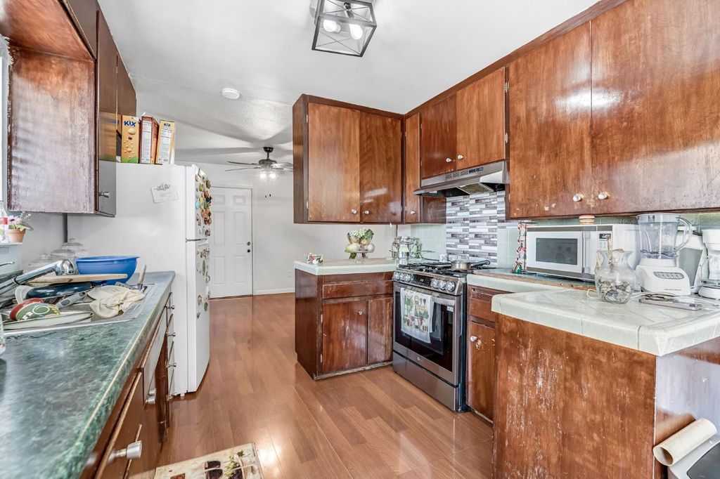 Image 10 of property listing at 22080 W Nevada Avenue, San Joaquin, CA 93660