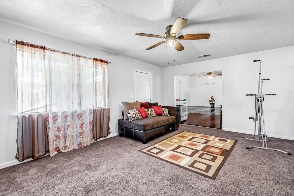 Image 16 of property listing at 22080 W Nevada Avenue, San Joaquin, CA 93660