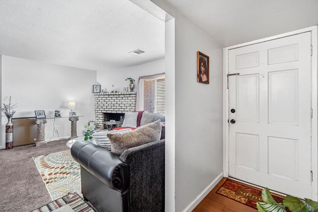 Image 4 of property listing at 22080 W Nevada Avenue, San Joaquin, CA 93660