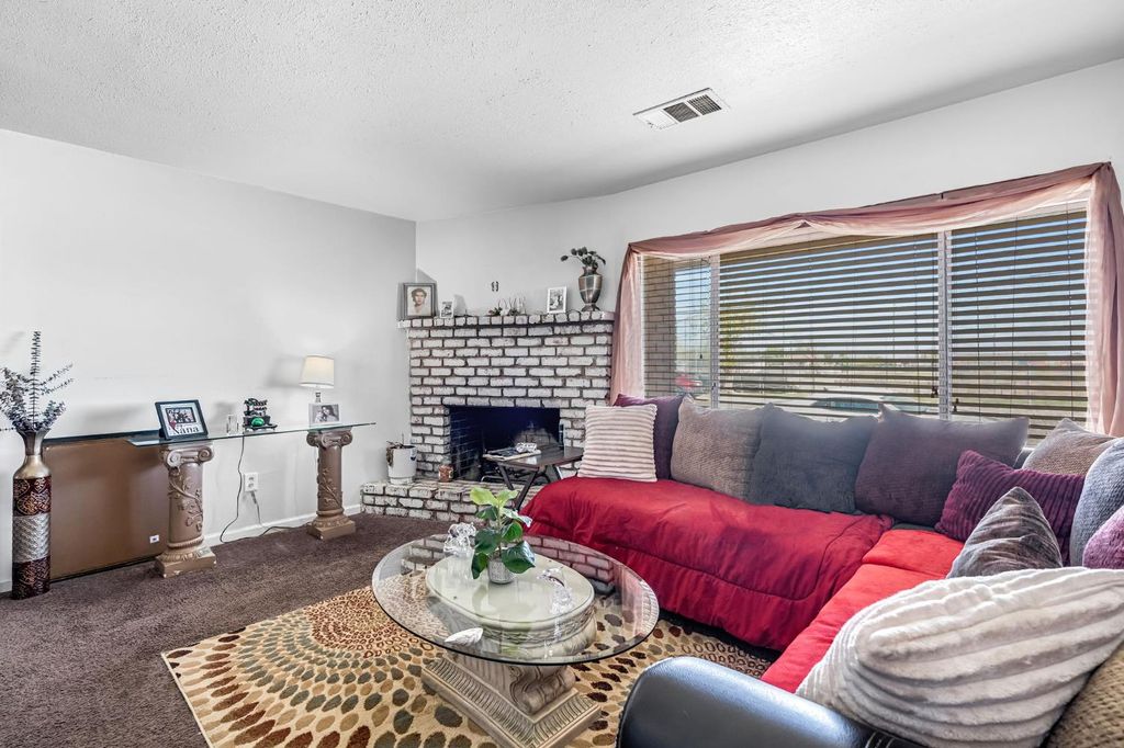 Image 5 of property listing at 22080 W Nevada Avenue, San Joaquin, CA 93660