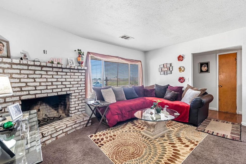 Image 6 of property listing at 22080 W Nevada Avenue, San Joaquin, CA 93660