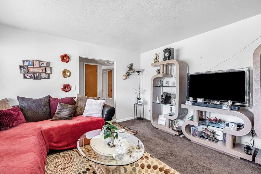 Image 7 of property listing at 22080 W Nevada Avenue, San Joaquin, CA 93660