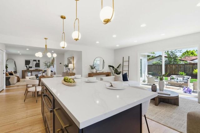 902 Camellia Way, San Jose, CA 95117