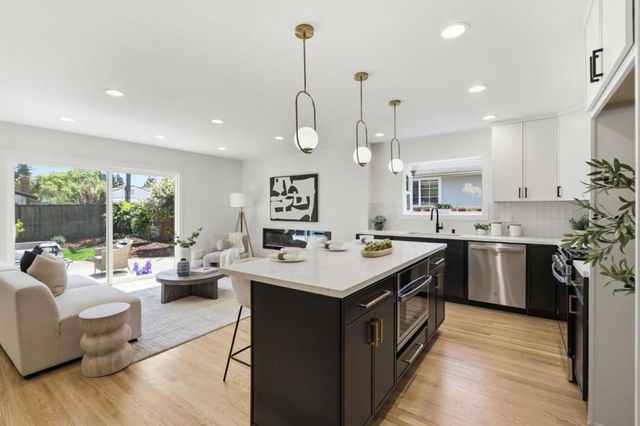 902 Camellia Way, San Jose, CA 95117