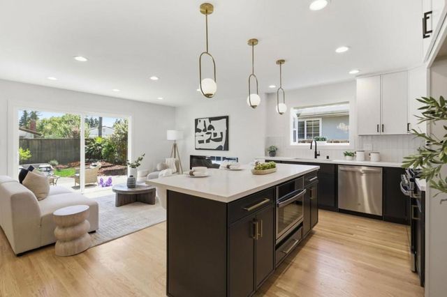 902 Camellia Way, San Jose, CA 95117