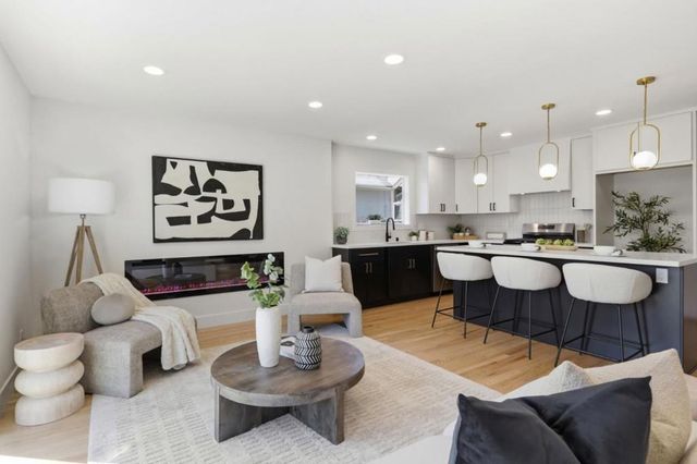 902 Camellia Way, San Jose, CA 95117