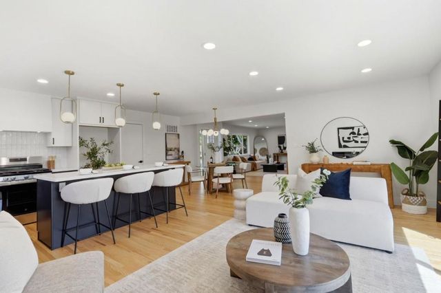 902 Camellia Way, San Jose, CA 95117