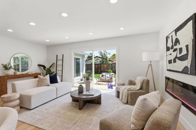 902 Camellia Way, San Jose, CA 95117