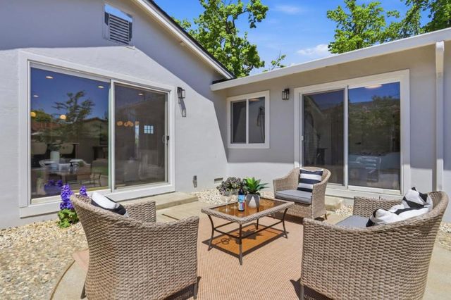 902 Camellia Way, San Jose, CA 95117
