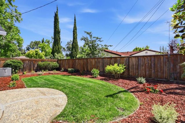 902 Camellia Way, San Jose, CA 95117