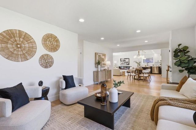 902 Camellia Way, San Jose, CA 95117