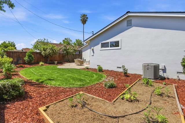902 Camellia Way, San Jose, CA 95117