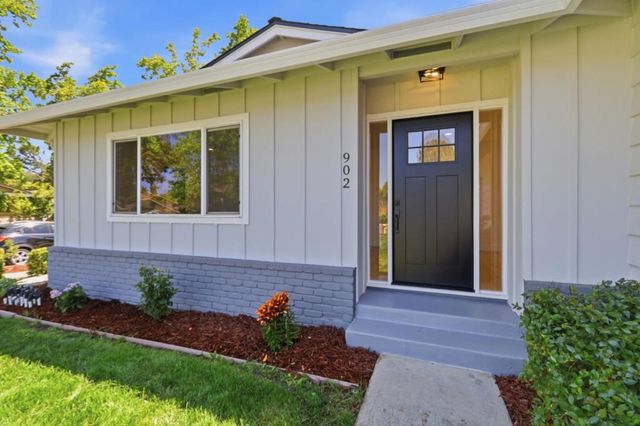 902 Camellia Way, San Jose, CA 95117