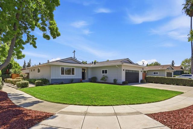 902 Camellia Way, San Jose, CA 95117