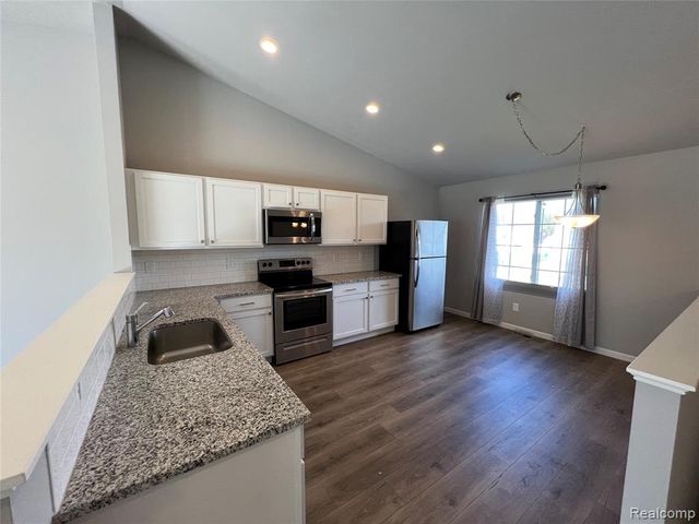 10450 Schrier Lane, Portage, MI 49024