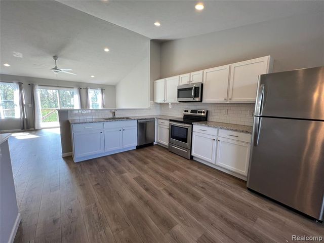 10450 Schrier Lane, Portage, MI 49024