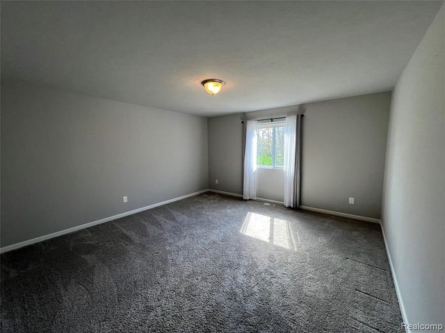 10450 Schrier Lane, Portage, MI 49024