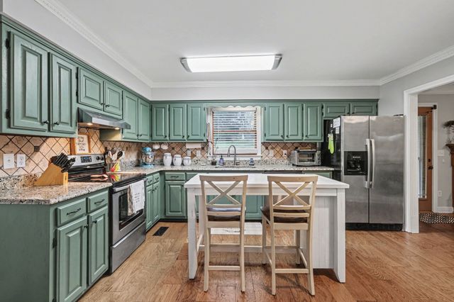 202 Applevalley Rd, Lebanon, TN 37087