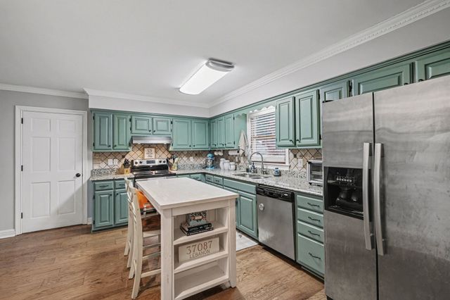 202 Applevalley Rd, Lebanon, TN 37087