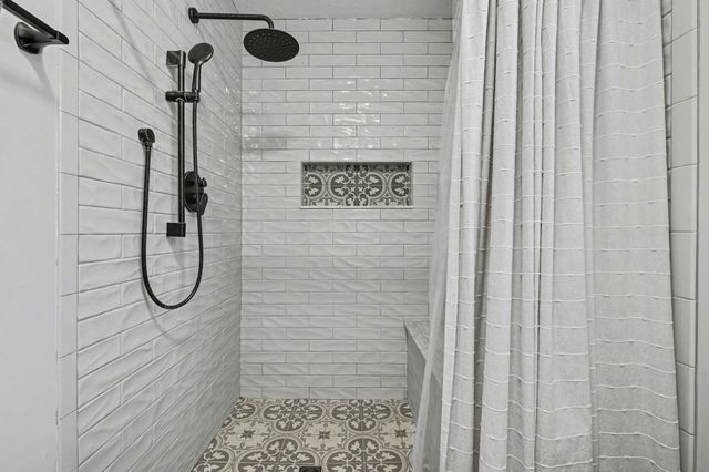 202 Applevalley Rd, Lebanon, TN 37087