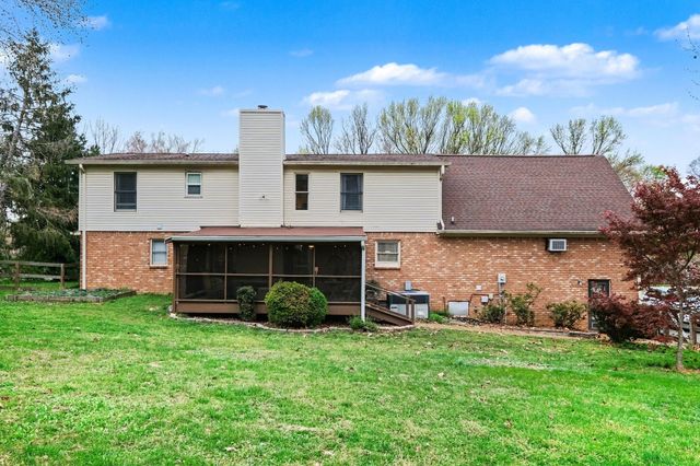 202 Applevalley Rd, Lebanon, TN 37087
