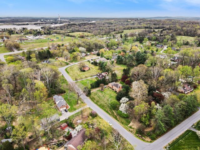 202 Applevalley Rd, Lebanon, TN 37087