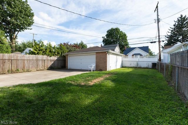6311 Thornton Drive, Parma, OH 44129