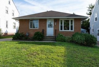 6311 Thornton Drive, Parma, OH 44129