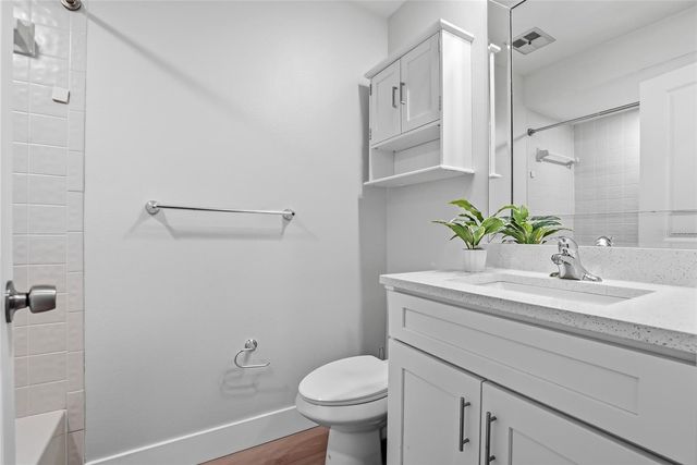 9942 LAKE SEMINOLE DRIVE W, Largo, FL 33773