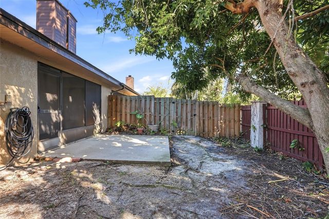 9942 LAKE SEMINOLE DRIVE W, Largo, FL 33773