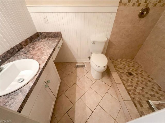 2202 Huntington Road F1, Burlington, NC 27215