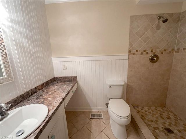 2202 Huntington Road F1, Burlington, NC 27215