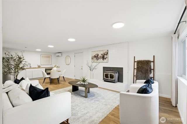 630 Hillcrest Avenue, Kent, WA 98030