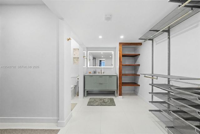 20100 W Country Club Drive PH09, Aventura, FL 33180