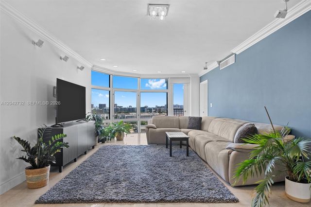20100 W Country Club Drive PH09, Aventura, FL 33180