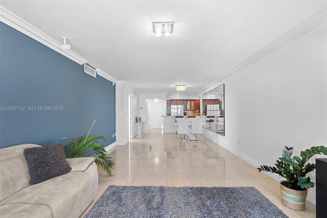 20100 W Country Club Drive PH09, Aventura, FL 33180